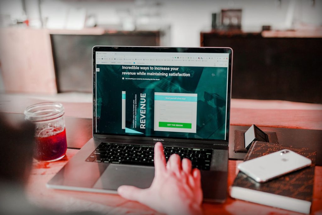 Do Graphic Designers Make Good Money UK