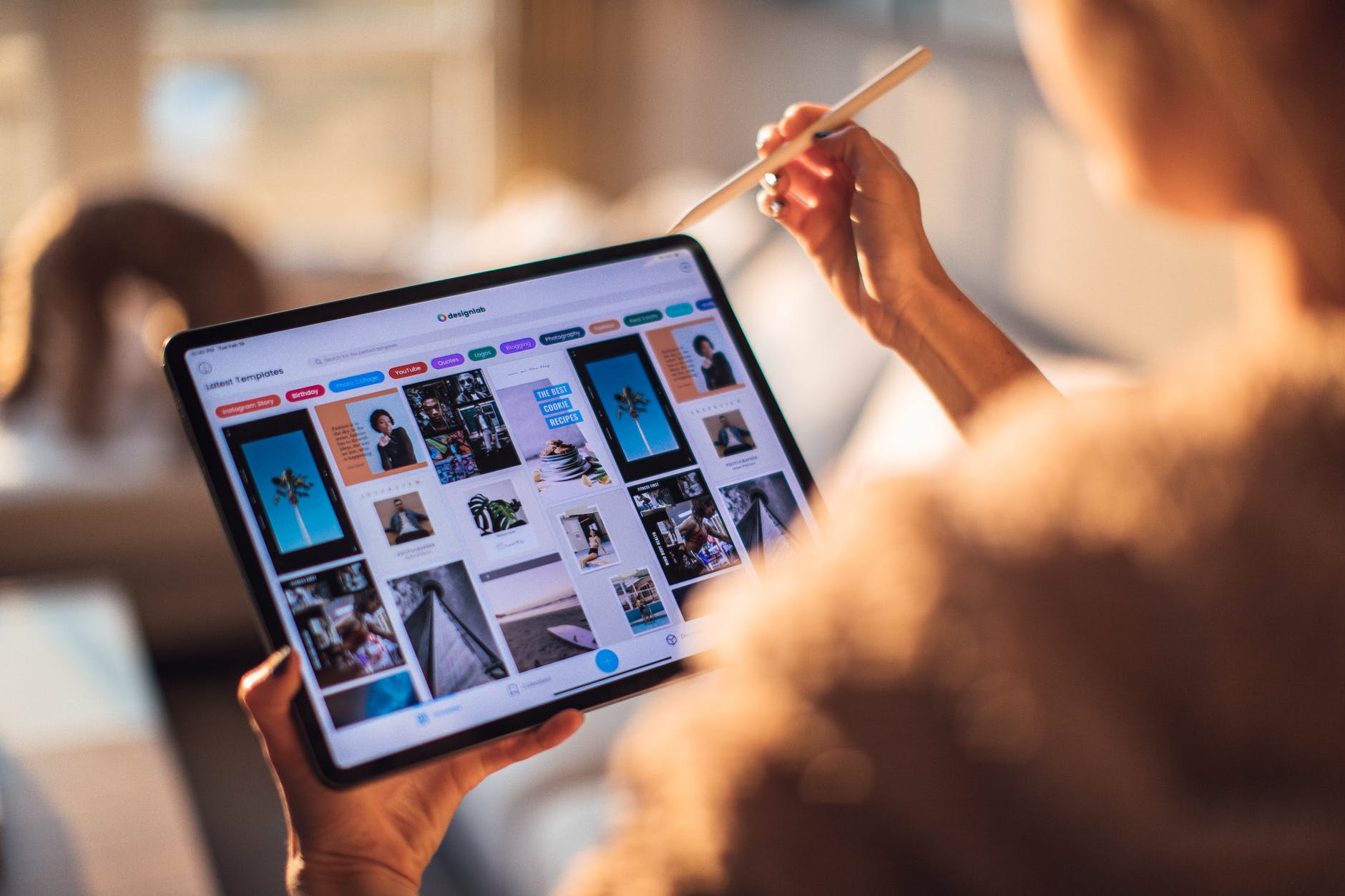 What-Are-The-Types-Of-Techniques-Taught-In-These-Graphic-Design-Classes-In-London-This-post-will-explore-the-basics-of-graphic-design-and-visual-communication.