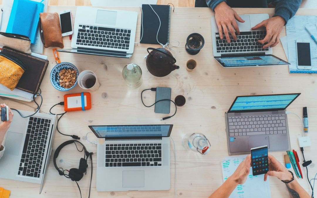 What Steps Should I Take To Become A Professional Graphic Designer?